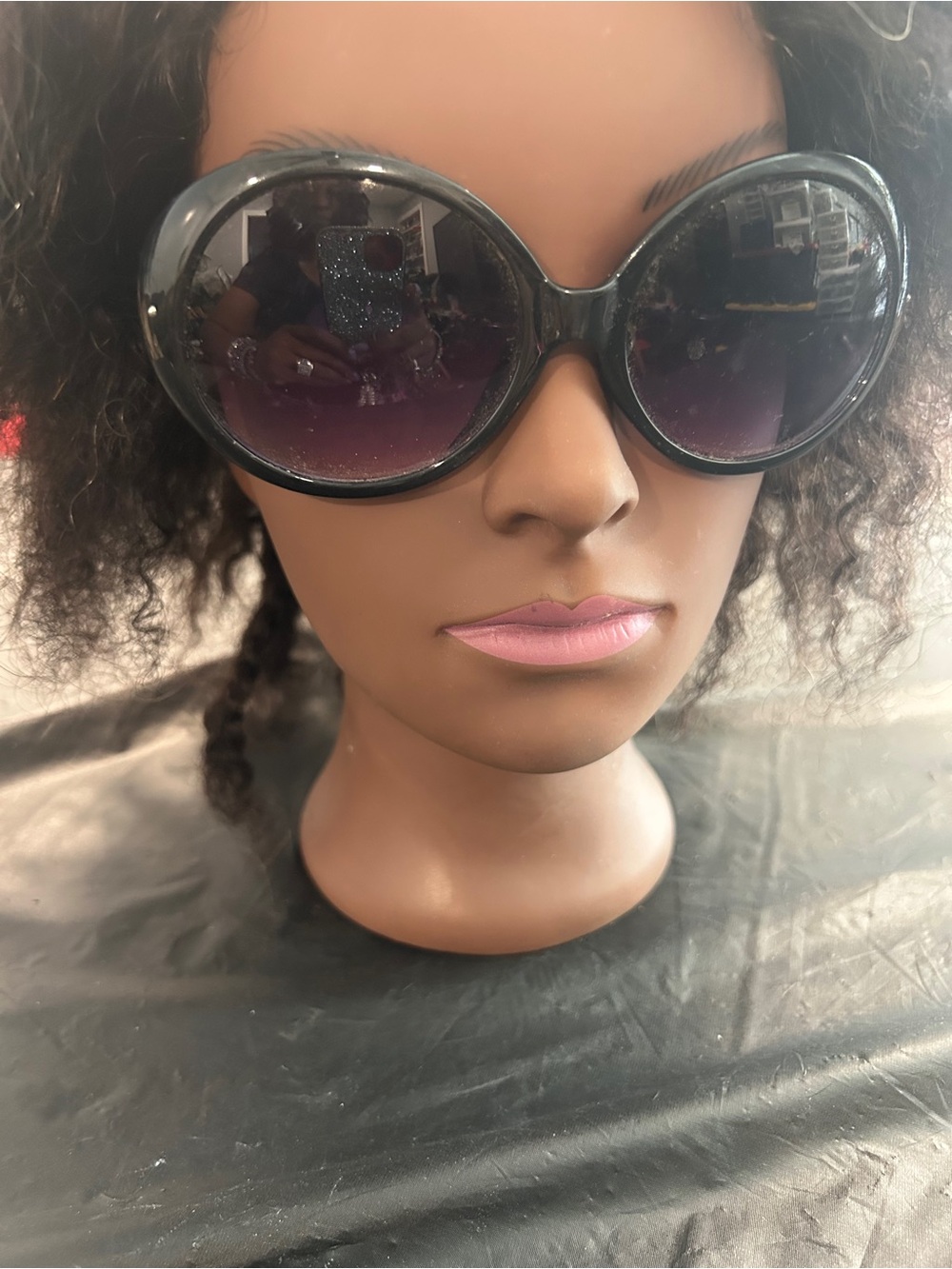 Oleg Cassini Black Round Sunglasses with Gradient Lenses - Picture 2 of 6